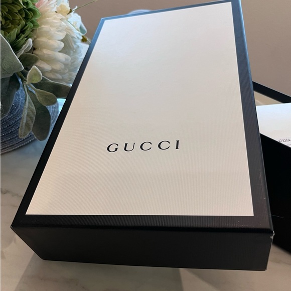 GUCCI Velvet Burgundy Dragon Slip-Ons - Picture 9 of 15